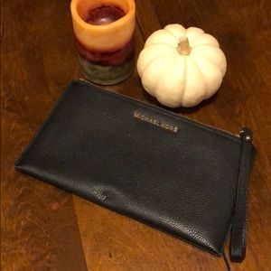 Black Micheal Kors Clutch